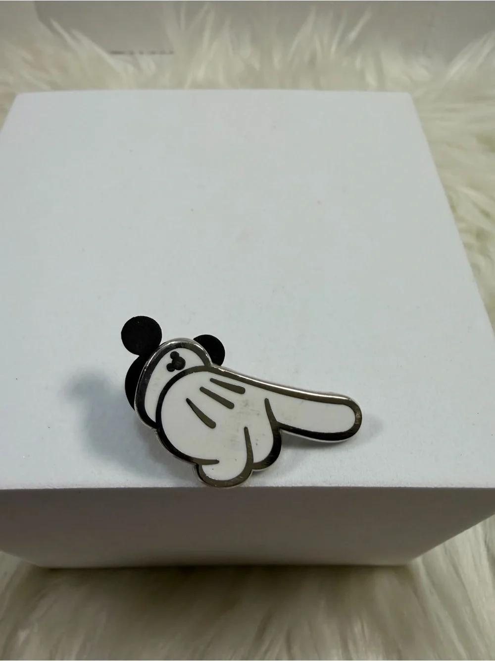 💙3/$20💙 Disney White and Black Mickey Gloved Hand Enamel Pin